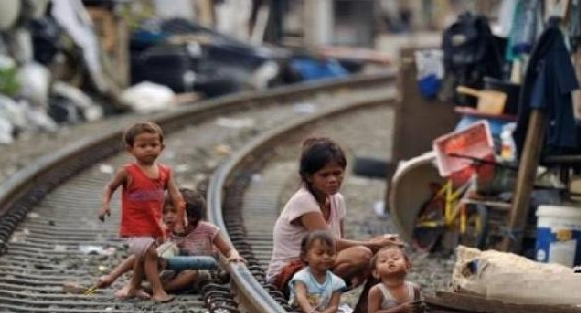 Masyarakat menderita